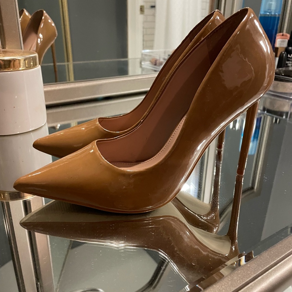 Steve Madden Dark Tan Heels size 8M